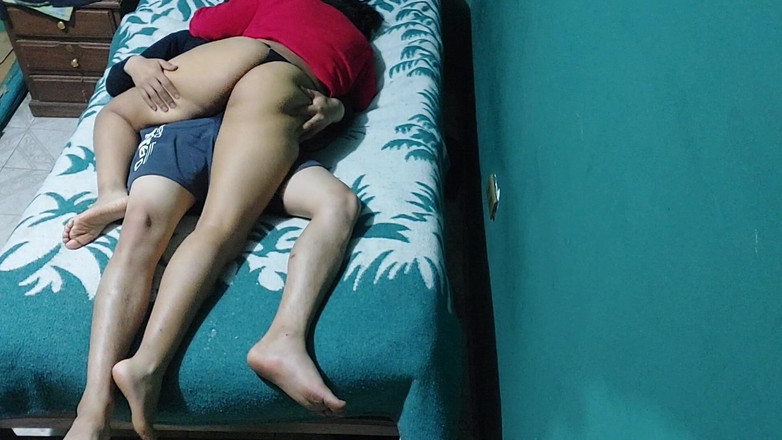Josyandhot: Sdílení postele se sexy bhabhi indkou