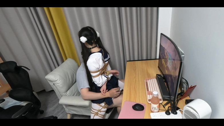 OrangeXXOO: Jk 리틀 배다른 여동생을 가지고 노는 동안 컴퓨터를 가지고 노는 중