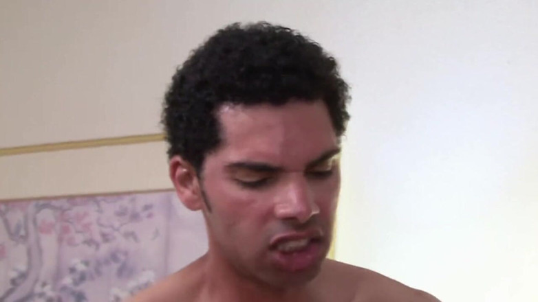 BAREBACK COMMUNITY: scopato dal grosso cazzo del mio amico