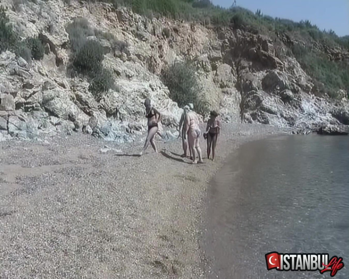 Istanbul life: Ragazzo turco arrapato mi scopa la figa in spiaggia