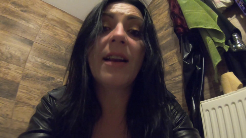 MilfyCalla: Joi live bugil. Butt plug tease, maraton mainan seks dan...