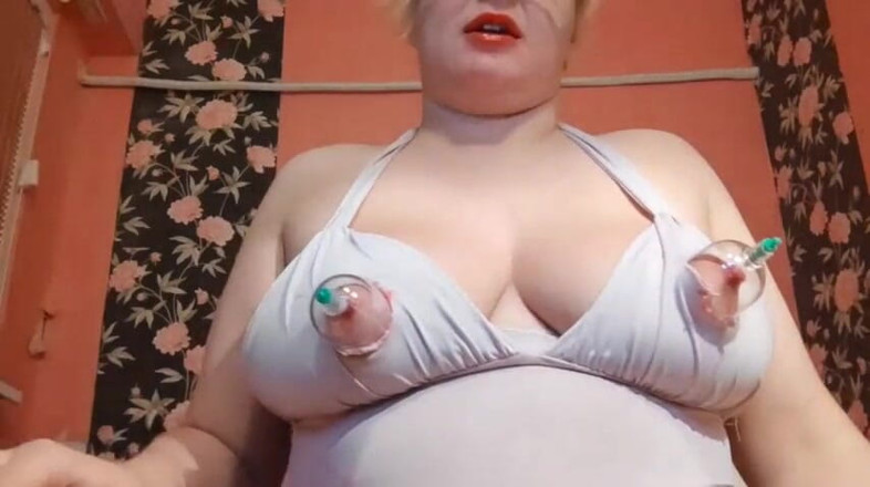Putarankahotmilf: Nipples fetish,pump tots and pussy,anal, squirt on the pump
