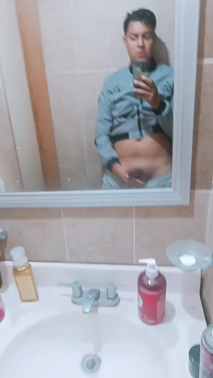 Ale Palomares: 올해 첫 자위