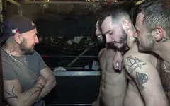 4142 Igor Luciso follada a pelo por 2 badboys en españos