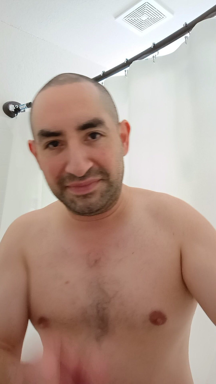 Brandon Lee: Cewek super semok ini lagi asik muasin memeknya pakai dildo