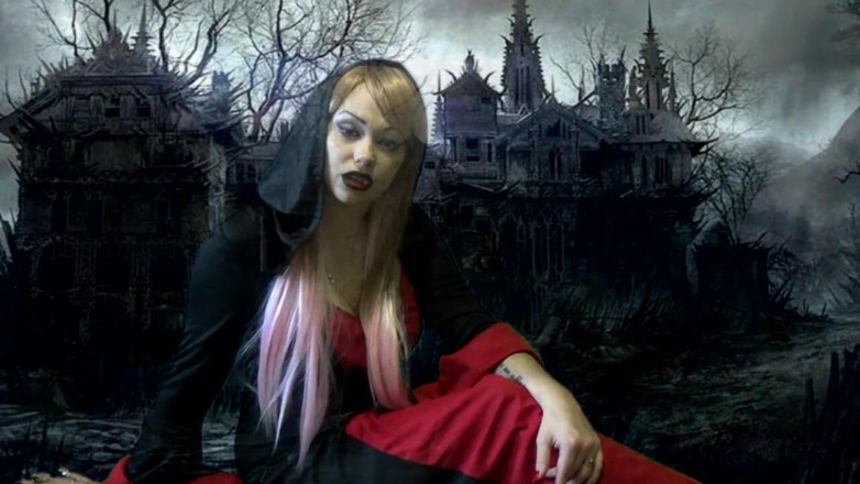Goddess Misha Goldy: Domineras av farlig vampyr