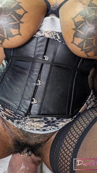 Si pelacur nakal queen dark goddess lagi asik ngentot sampai muncrat niki 8xl