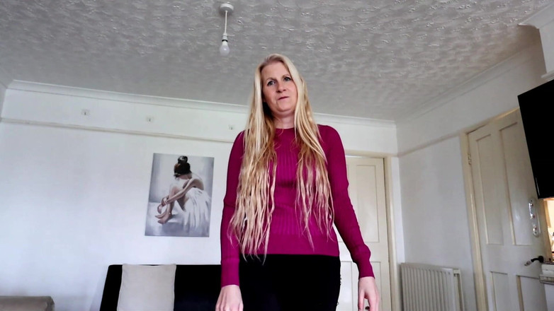 Britishmilf: Śmierdzące majtki macochy