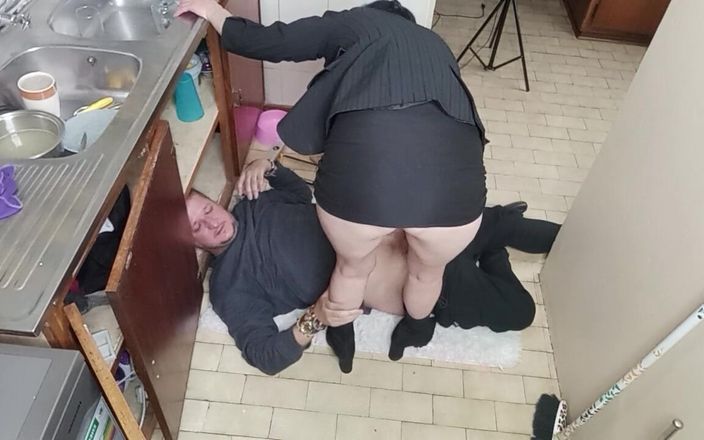 Bigjoefuckalott: Bos wanita check-in untukku