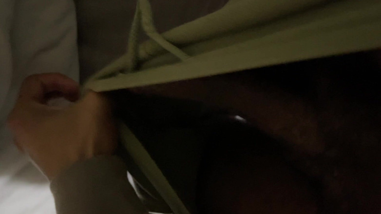 ScarletXoXo: 我最喜欢的鸡巴从他的短裤大黑屌露出来