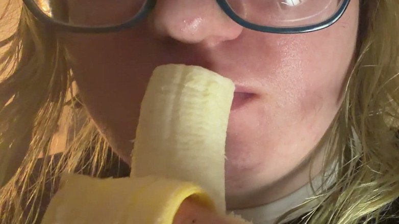 Spunk Kip: Sensually Eating a Banana