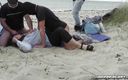 Cumdrinking Wife: Creampie par beaucoup d&amp;#039;inconnus sur une plage commune