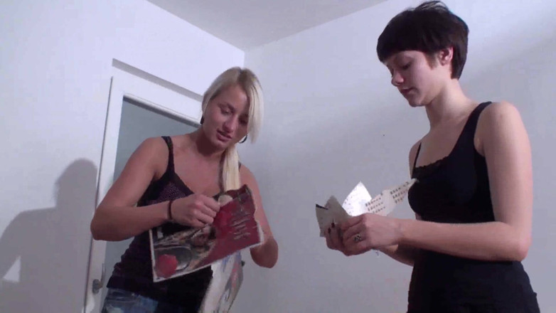 Foot Girls: Crushing and ripping papers