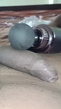 Melancap solo dengan mainan BDSM