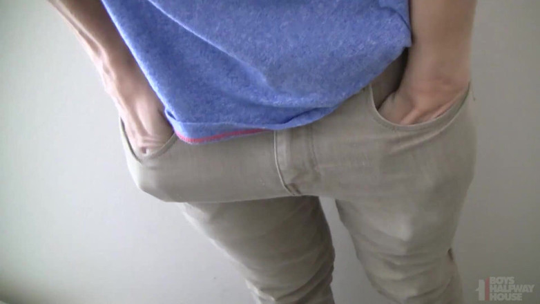 Boys half-way house: Cruisin para una morena