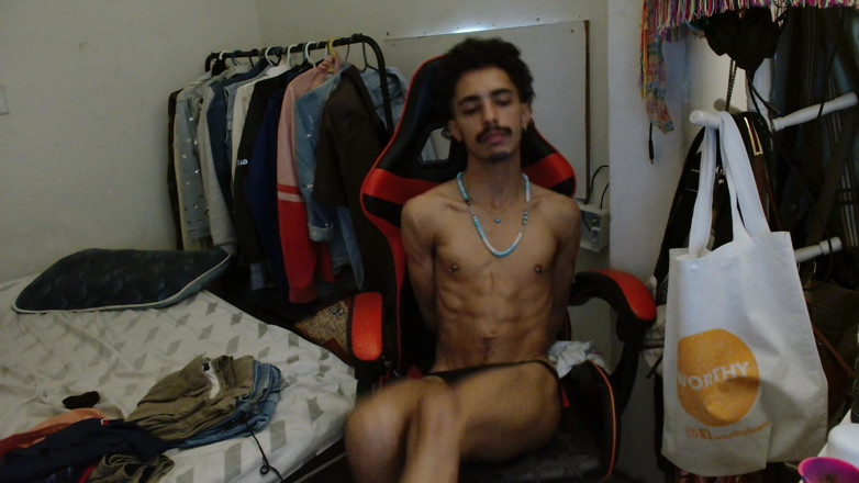 The Vicious Gabe: Femboy Tertangkap Memudar Di Webcam