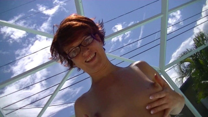 Popp Sylvie: Cum eating in Florida