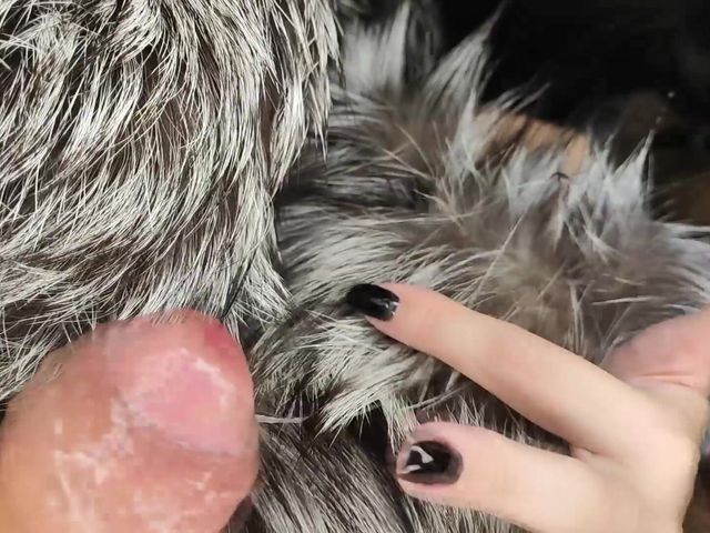 Man Found My Fur Coat and Cum on It (Princess18)