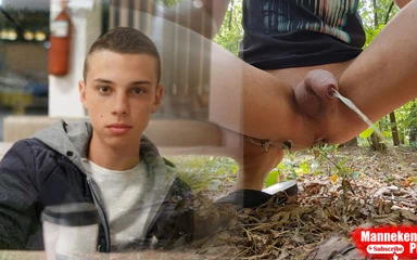 Ormanda spontane çıplak yürüyüşten sonra çok işiyor