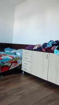 Bruna Sexy Che Fa Le Faccende Nude in Giro per La Casa.