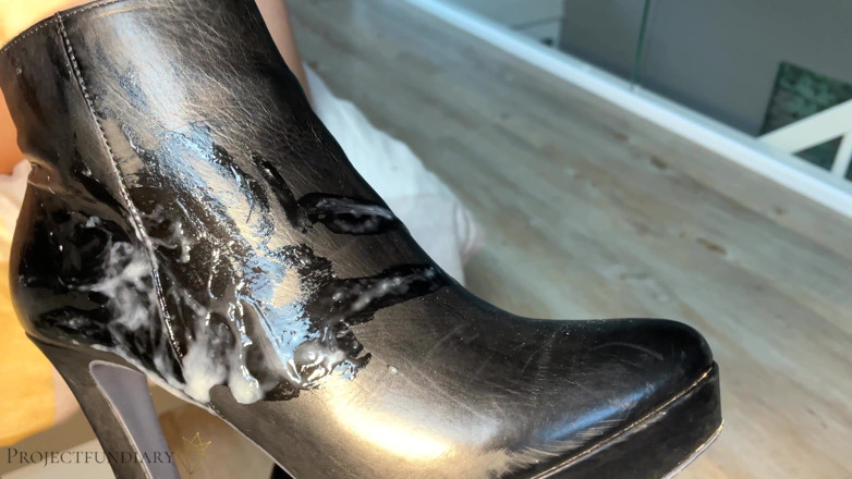 Projectsexdiary: Naked deepthroat training in ankle boots
