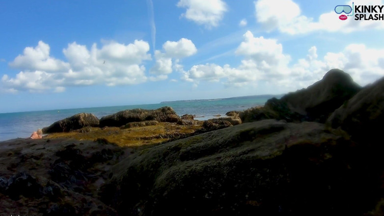 UKCuteGirl Lucy Lauren: Deniz kızı görüldü! Lost Cove'da ıslak Karşılaşma
