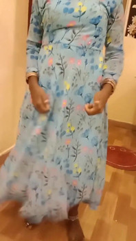 Seduje al chico del banco en bragas de sujetador para Emi: el tiro caliente de la mano y el pezón lo hicieron correrse duro por hotwifeplayx