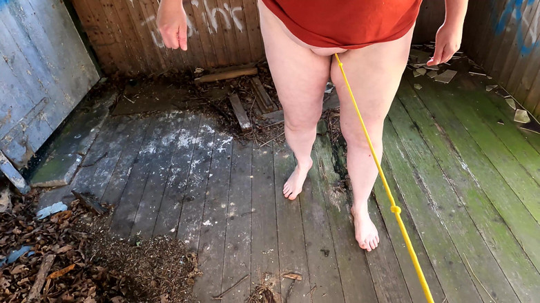 Bouncy Tits Action: Naked Crotch Rope Walk on Veranda