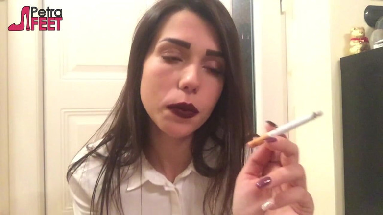 Smokin Fetish: Super sexy Italian girl teasing everyone with her smoking