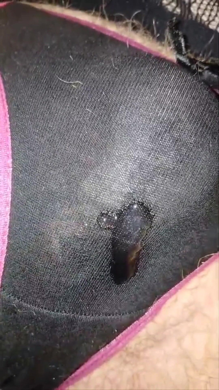 WeareFutaFuckery185: Precum im höschen