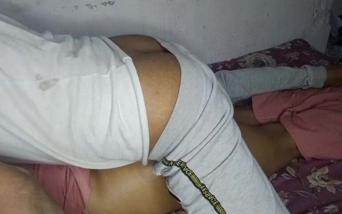 RIMSHA: インドの女の子の大きなお尻のクソとけいれんの隣人