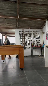 Kötü Melli'yi çıplak bırakmak bilardo oynamak