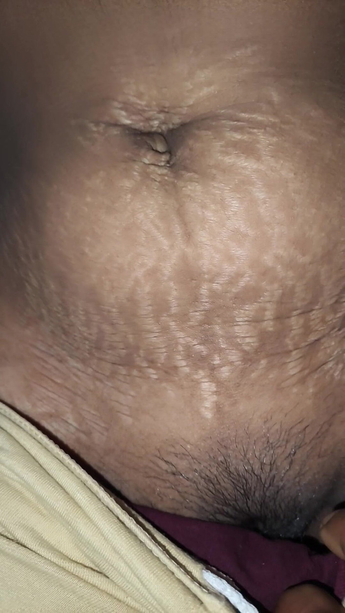 RoboticApple28: Piękna Simran świeżo poślubiona żona zerżnięta przez męża w sypialni. Pełne hinduskie...