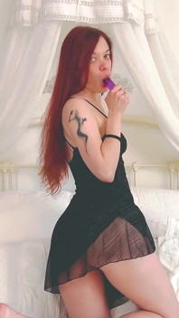 Ich Kann Dem Drang Nicht Widerstehen, Mich Auszuziehen Und Den Dildo in Meine Muschi Zu Stecken!!