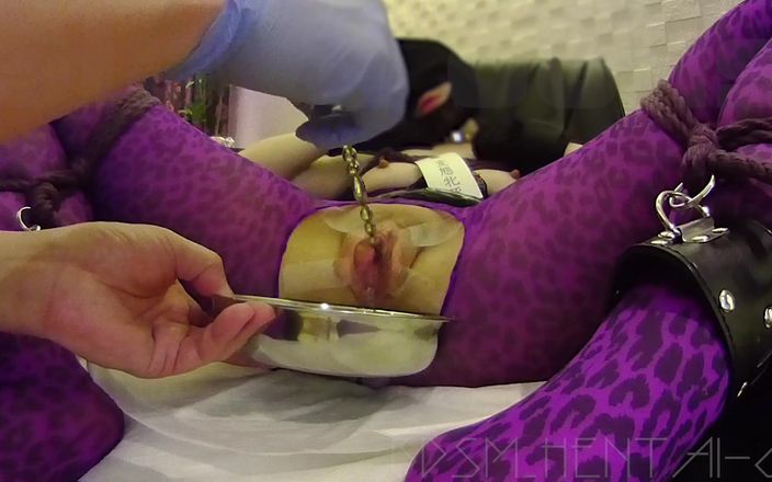 BDSM hentai-ch: Uretrální dilatační trénink vložení velmi tlustého kovového prutu do močového...