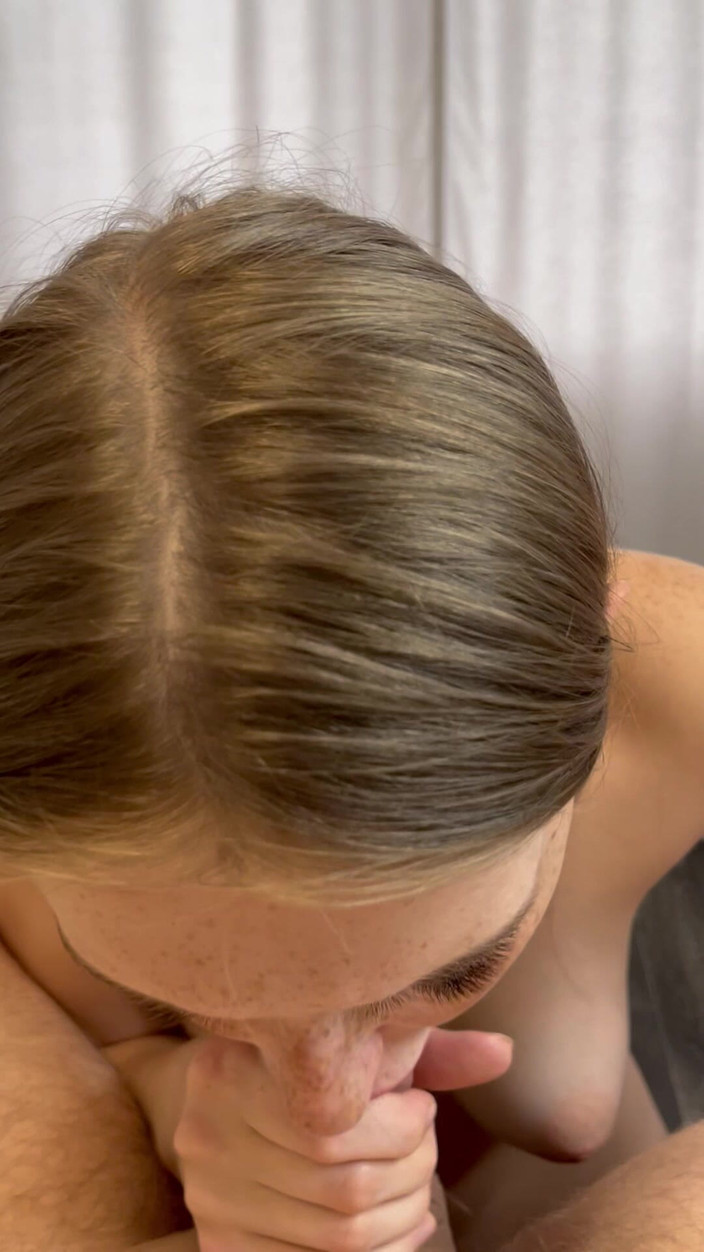 Lovelly_molly: Fickt Die Titten Seiner Frau Und Spritzt Zweimal Auf Sie...