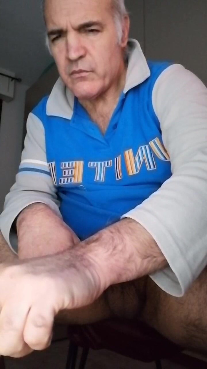 Setesesso7: En lång onani med kiss i den tomma flaskan!