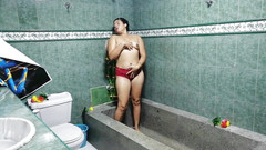 catalinagrande: Hej nevlastní dcero, můžu ti pomoct s mojí vagínou běžet,...