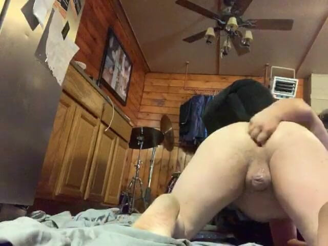 Anal gape kings throne: Хардкорное зияет соло с огромными дилдо в лагере