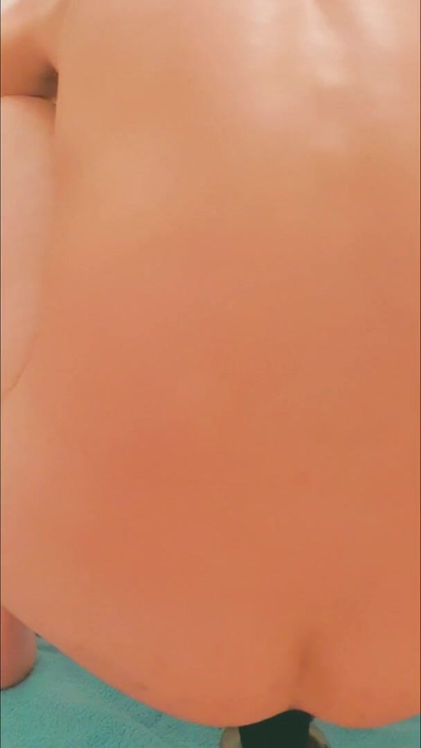 Timmyboy: 用手假阳具拳交我的菊花并射精