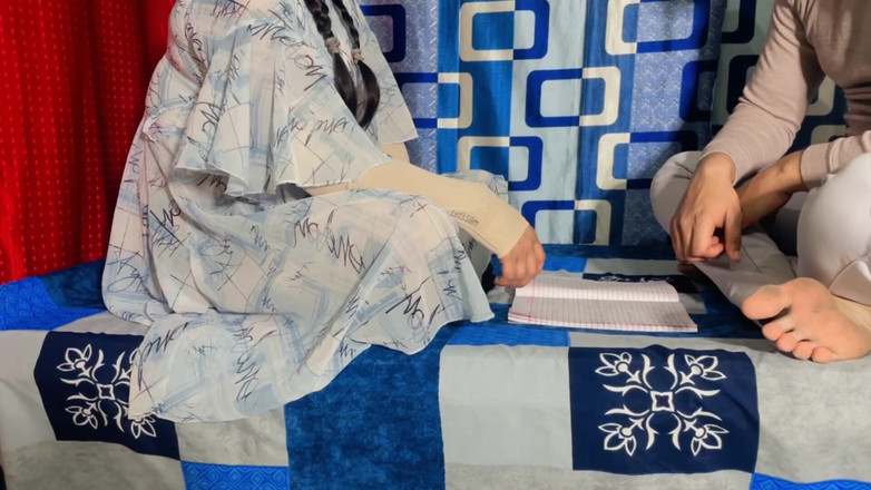 Ritik: Nechal dívku na výuce