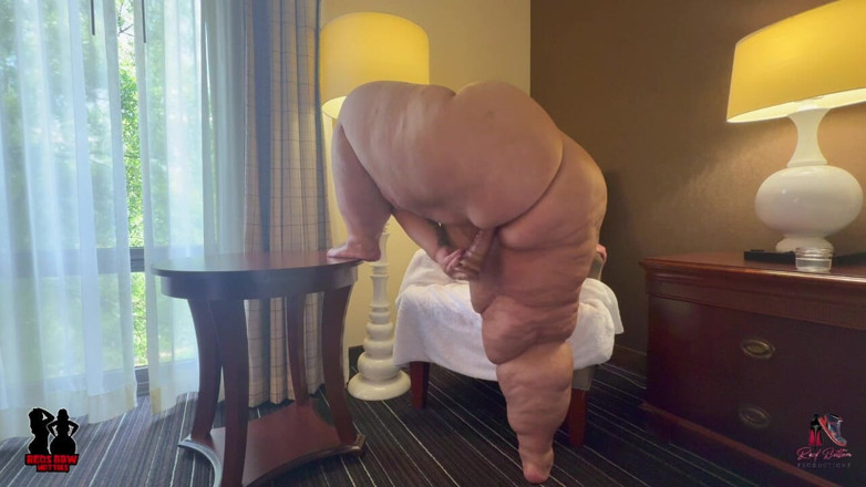 Reds BBW Hotties: SSBBW Ti Parla Mentre Gioca Con Il Giocattolo