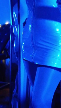 Deusa Eva Látex domina dominadora solo fetiche brinquedos fodem bdsm saltos pvc grande rabo milf