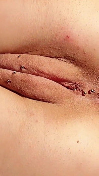 Analsex am morgen mit einem süßen mädchen ohne make-up im natürlichen licht