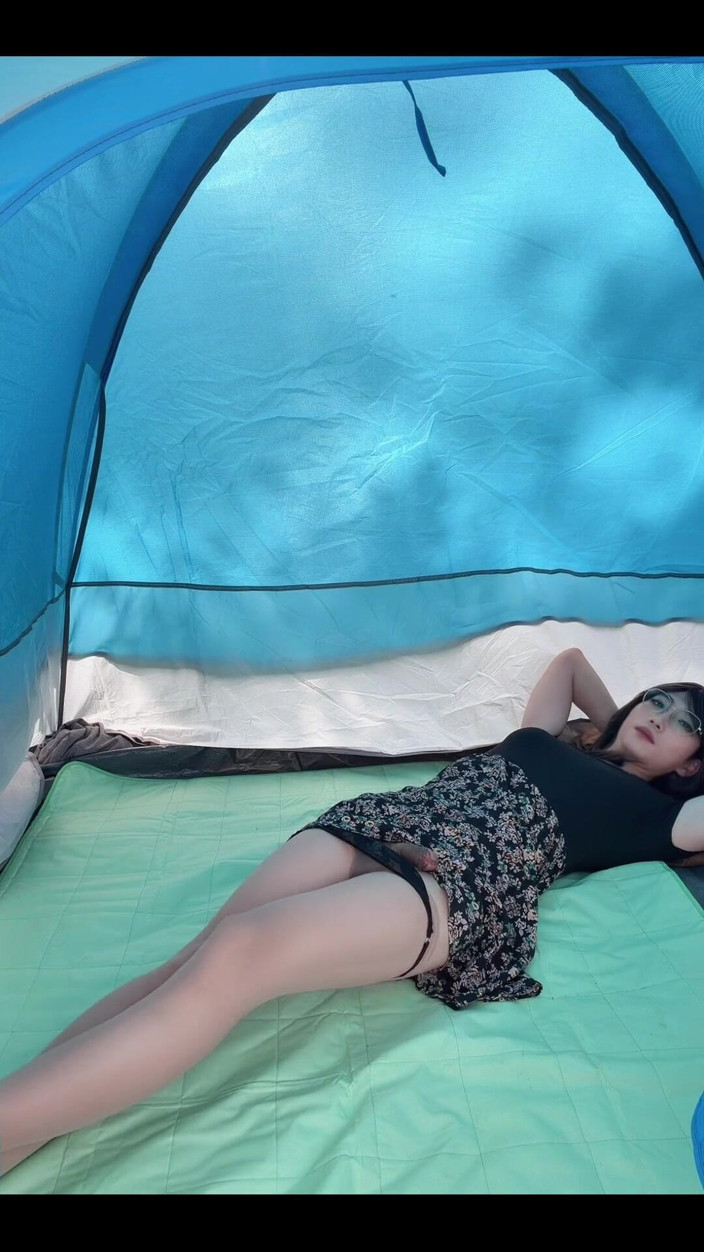 Eva Pans: I Left the Tent Door Open