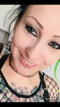Grunge MILF
