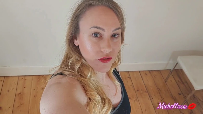 Michellexm: POV Muscle Girl Lifts You by the Throat with Her...