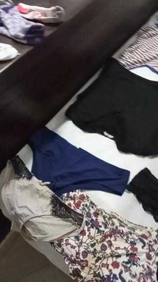 MelanieR: แวบๆ ดูเสื้อผ้าสาวๆ ของฉัน