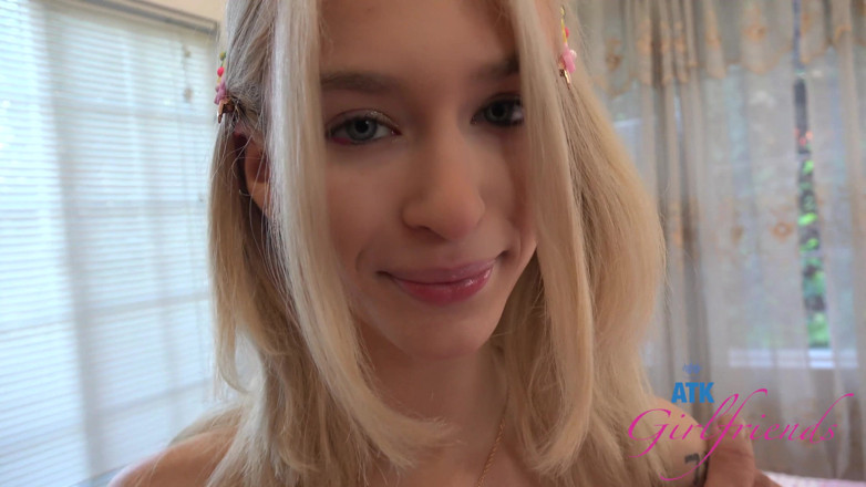 ATK Fans (Girlfriends): Emma Rosie is een geil meisje en wil je pik...