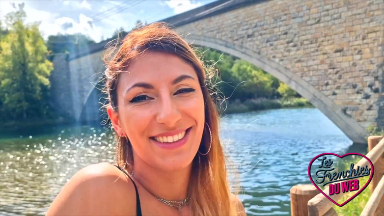 The Frenchies of the web: Stella, soumise qui adore se faire baiser par la bouche